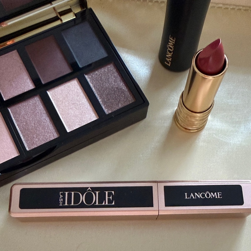Lancôme NWT Makeup-eye shadow palette-Mascara, pop-up lipstick & gold case!